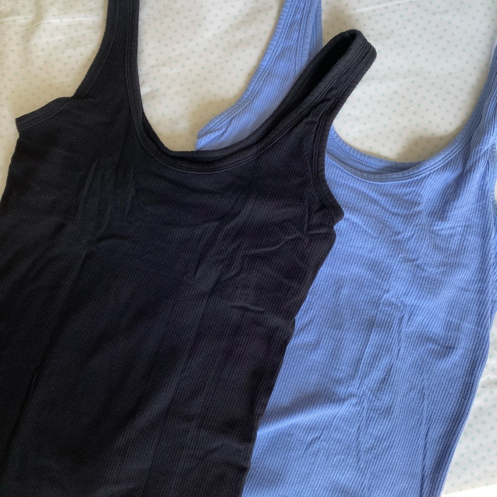 GAP Forever Favorite Support Tank Top, Size Medium (Set of 2)